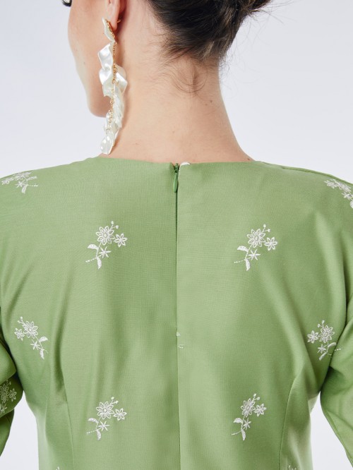 Luuna Embroidered Kurung Modern Lime Green