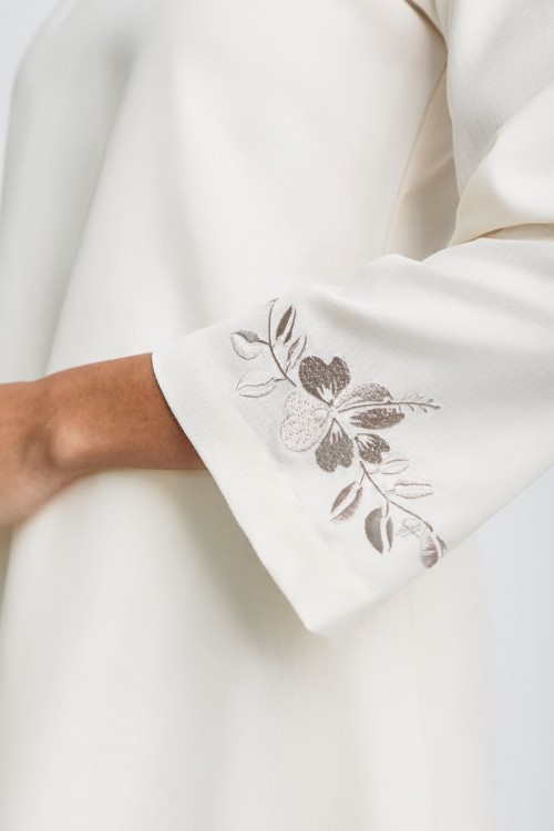 Gulinear Embroidered Kurung Ivory White